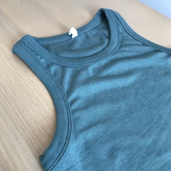 VICI | Curved Hem Ribbed Tank - Picture 4 of 4